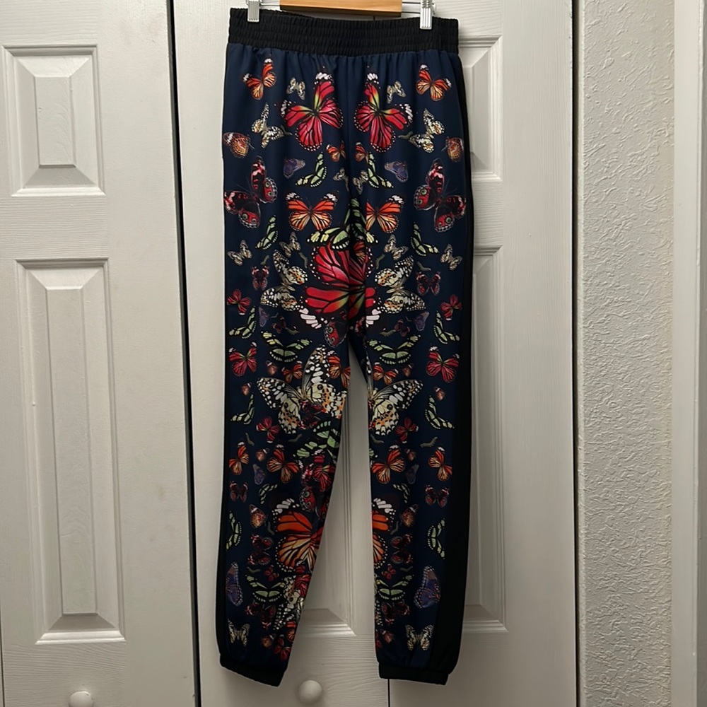 Great condition - Terez jogger - beautiful fabric and print